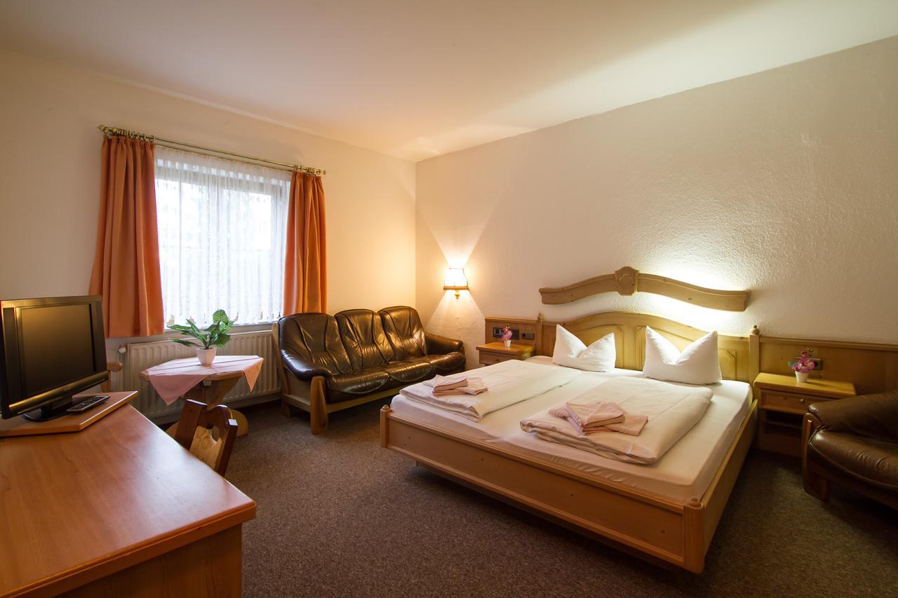 Hotel Groebern Am See Grobern Exterior photo